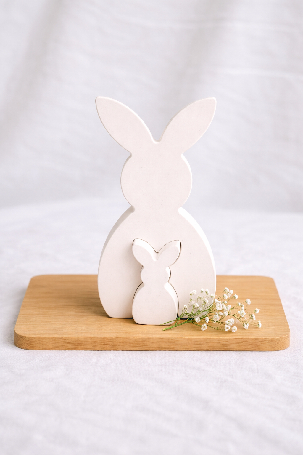 Osterdeko mit Hasen aus Holz